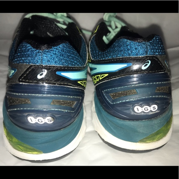 Asics GT-2000 Women's Size 7 T656N Black & Green Athletic Running Shoes. - Picture 7 of 7
